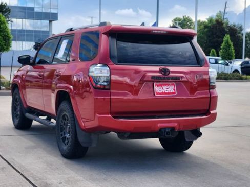 Used 2024 Toyota 4Runner SR5 Premium w/ Moonroof Package RWD image 7