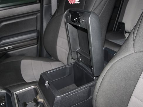 Used 2025 Toyota Tacoma TRD Off-Road AWD/4WD image 18
