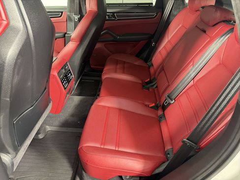 Certified 2023 Porsche Cayenne GTS AWD/4WD image 15