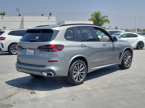 Used 2026 BMW X5 sDrive40i w/ M Sport Package RWD image 3