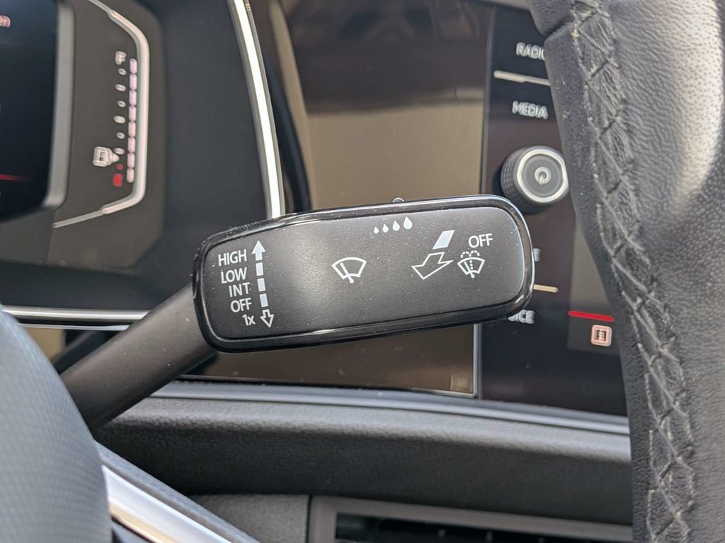 Used 2024 Volkswagen Jetta SEL FWD image 34
