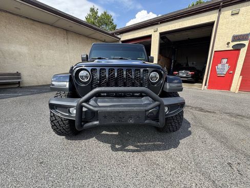 Used 2021 Jeep Gladiator Sport AWD/4WD image 19