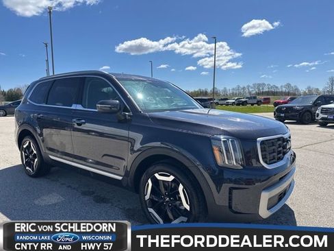 Used 2025 Kia Telluride S AWD/4WD image 1