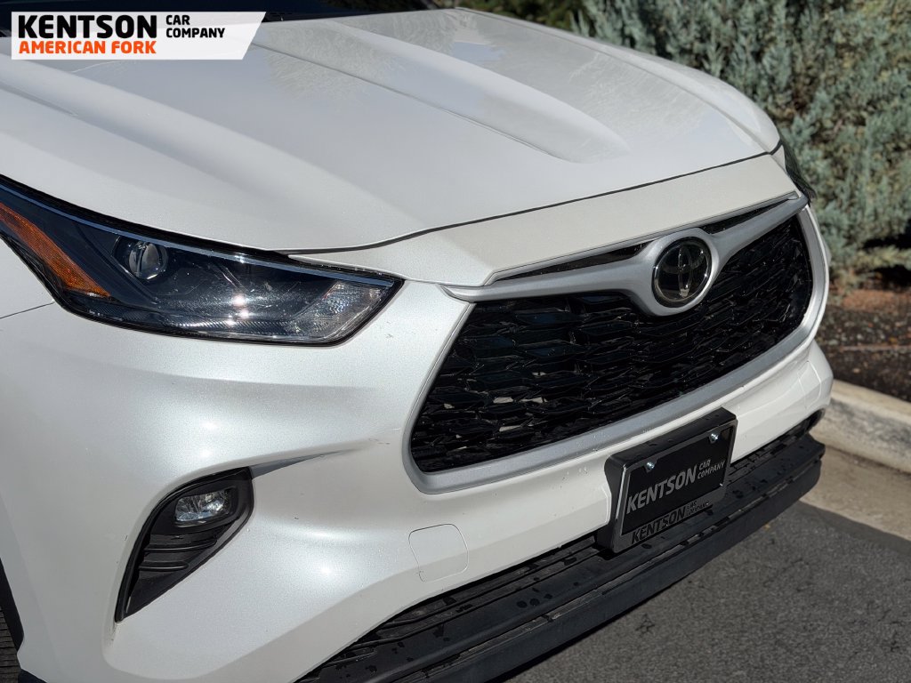 Used 2025 Toyota Highlander LE AWD/4WD image 11