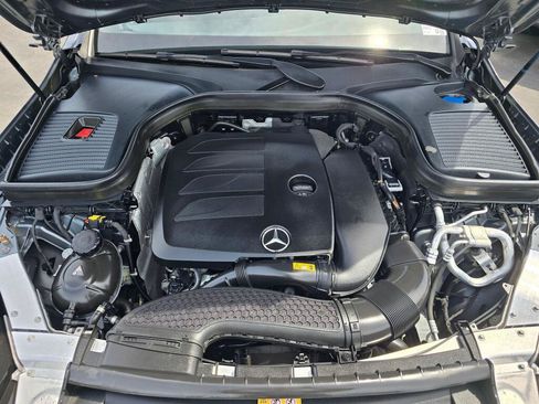 Used 2021 Mercedes-Benz GLC 300 4MATIC image 12