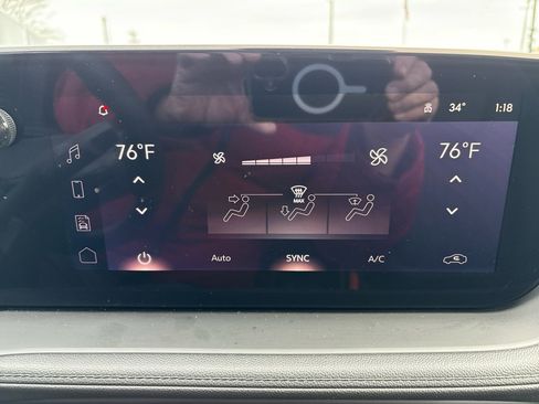 Used 2024 Buick Encore GX Avenir w/ Avenir Technology Package image 22