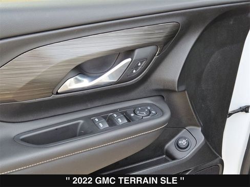 Used 2022 GMC Terrain SLE w/ Driver Convenience Package image 15