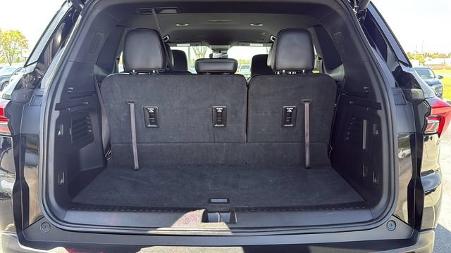 Used 2025 Buick Enclave Preferred FWD image 11