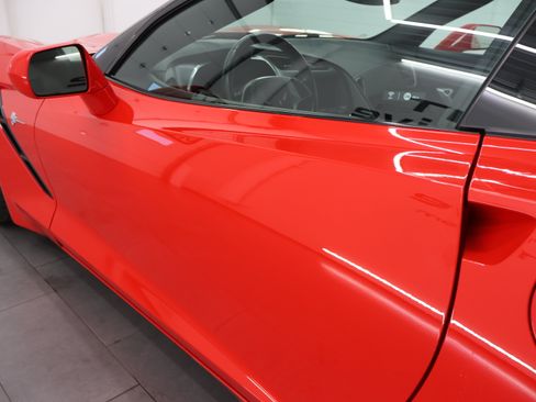 Used 2017 Chevrolet Corvette Stingray Coupe w/ 1LT RWD image 28