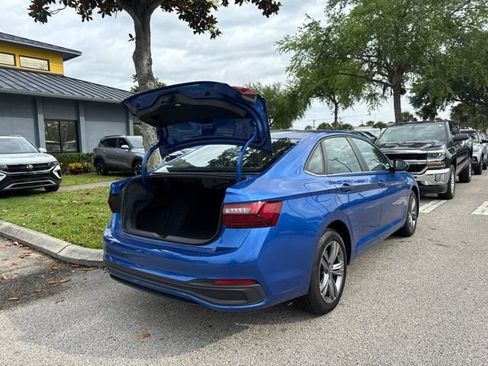 Used 2024 Volkswagen Jetta SE FWD image 19