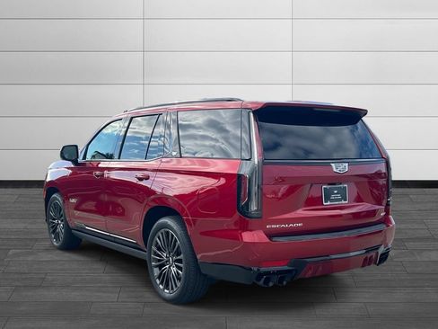 Used 2024 Cadillac Escalade V AWD/4WD image 3