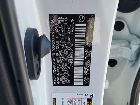 Used 2020 Lexus UX 200 w/ Premium Package FWD image 28