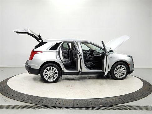 Used 2018 Cadillac XT5 Premium Luxury image 16