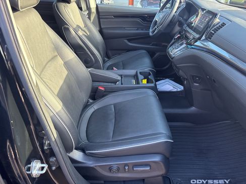 Used 2023 Honda Odyssey Elite image 19