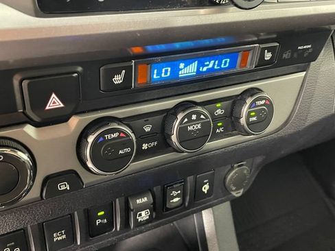 Used 2019 Toyota Tacoma Limited AWD/4WD image 10