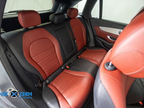 Used 2021 Mercedes-Benz GLC 300 4MATIC image 41