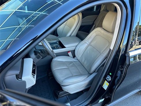 Used 2023 Lincoln Aviator Reserve w/ Elements Package Plus image 12