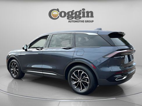 Used 2024 Lincoln Nautilus Premier w/ Equipment Group 102A image 3