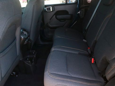 Used 2025 Jeep Wrangler Unlimited Sport AWD/4WD image 15