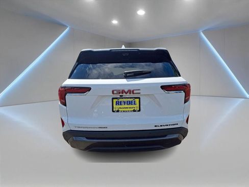 Used 2025 GMC Terrain Elevation w/ Elevation Premium Package AWD/4WD image 5