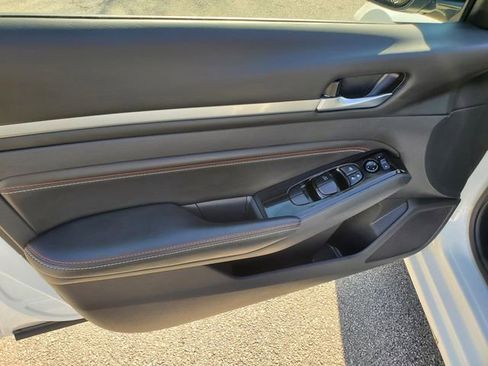 Certified 2023 Nissan Altima 2.5 SR w/ SR Premium Package image 15
