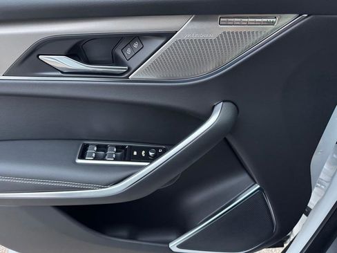 Used 2025 Jaguar F-PACE R-Dynamic S image 11