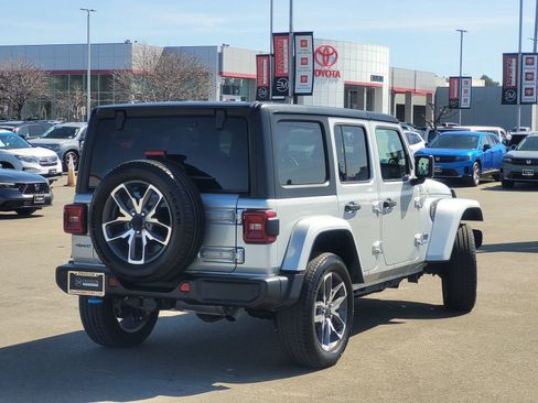 Used 2024 Jeep Wrangler Unlimited w/ Convenience Group image 5