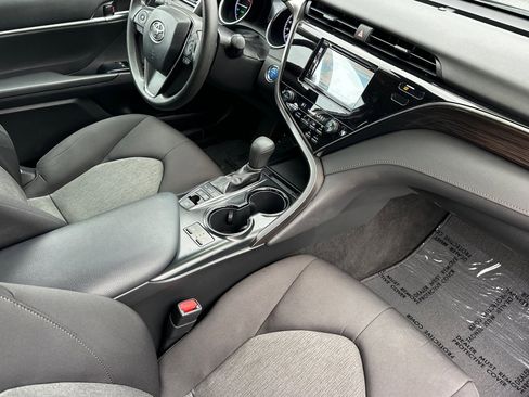 Used 2019 Toyota Camry LE image 12