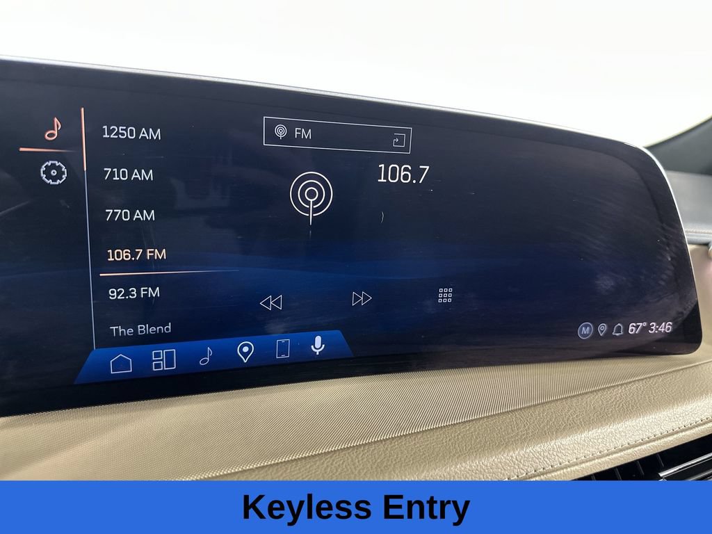 Used 2024 Cadillac XT4 Luxury w/ Cold Weather Package AWD/4WD image 16
