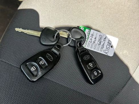 Used 2010 Kia Soul + FWD image 26