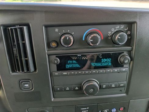 Used 2025 Chevrolet Express 2500 w/ Driver Convenience Package RWD image 20