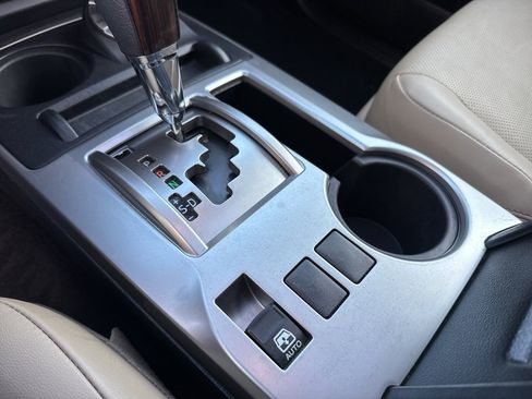 Used 2015 Toyota 4Runner Limited image 16
