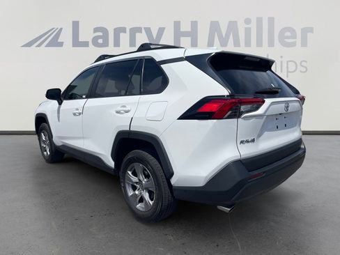 Used 2024 Toyota RAV4 XLE w/ Convenience Package FWD image 3