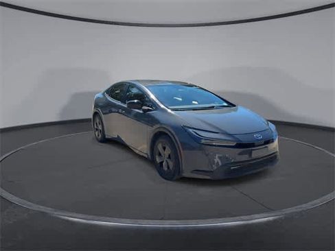 Used 2024 Toyota Prius LE image 2
