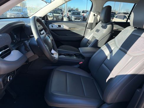 New 2025 Ford Explorer Active w/ Active Comfort Package image 9