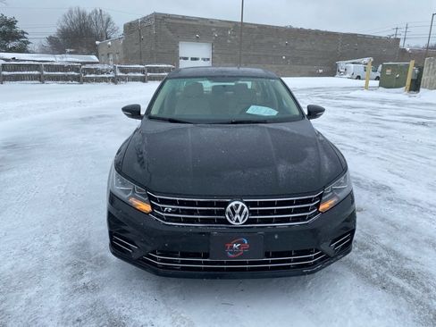 Used 2017 Volkswagen Passat 1.8T R-Line image 8