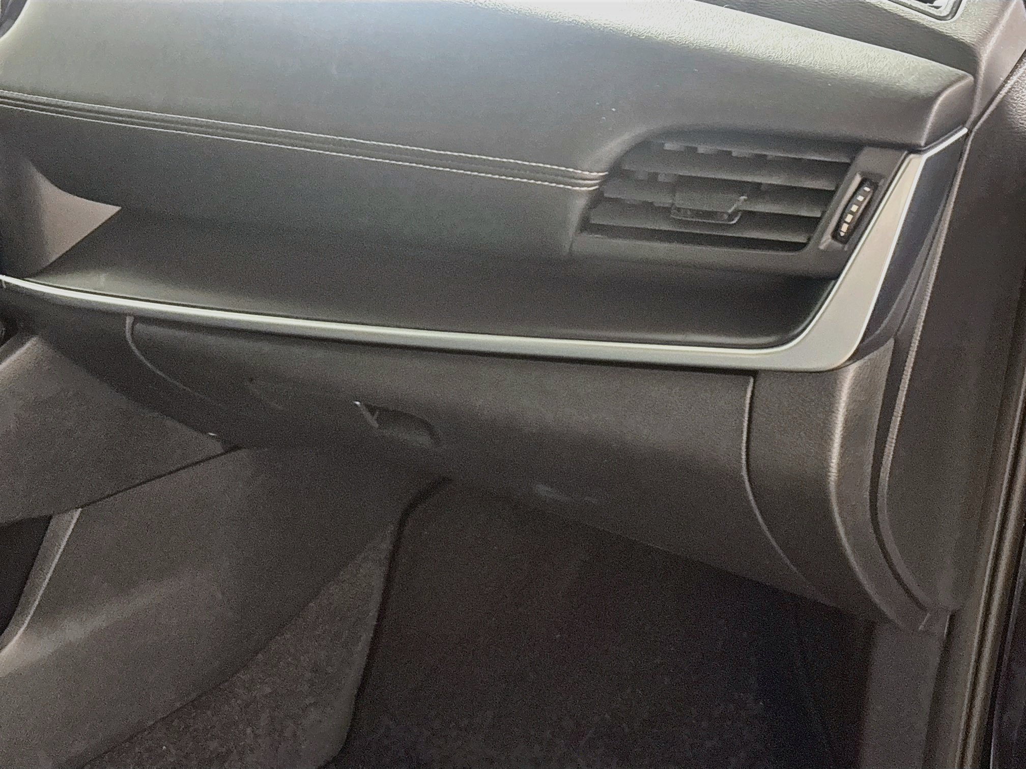 Used 2024 Nissan Rogue S FWD image 34