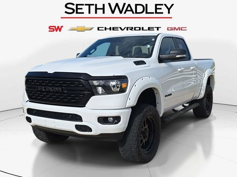 Used 2022 RAM 1500 Big Horn w/ Night Edition AWD/4WD image 3