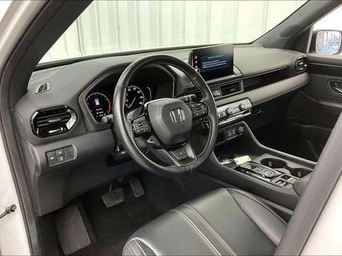 Certified 2025 Honda Pilot TrailSport image 17