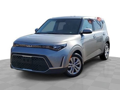 Used 2023 Kia Soul LX FWD image 1