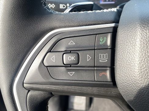 Used 2023 Jeep Grand Cherokee Altitude image 17