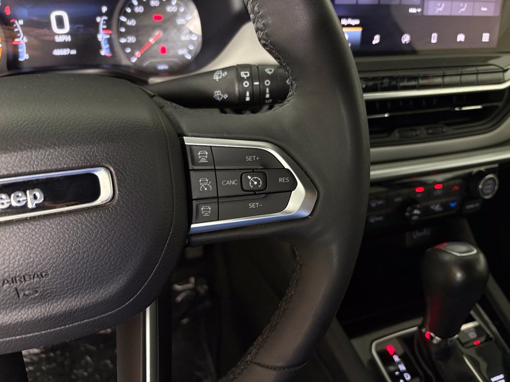 Used 2025 Jeep Compass Limited AWD/4WD image 19