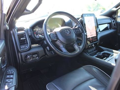 Used 2025 RAM 2500 Limited AWD/4WD image 19