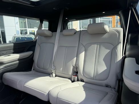 New 2026 Jeep Grand Wagoneer L 4WD image 9