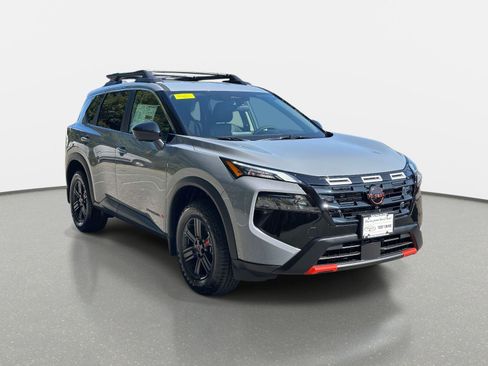 Used 2026 Nissan Rogue SV image 3