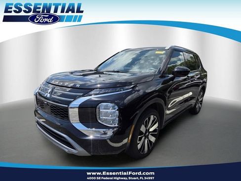 Used 2025 Mitsubishi Outlander SEL FWD image 1