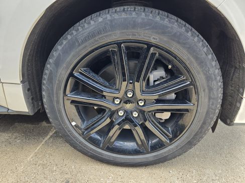 Used 2023 Ford Edge ST-Line AWD/4WD image 9