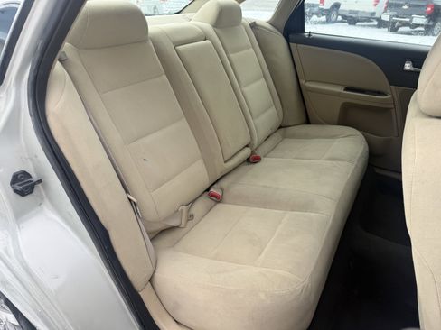 Used 2008 Ford Taurus SEL image 20