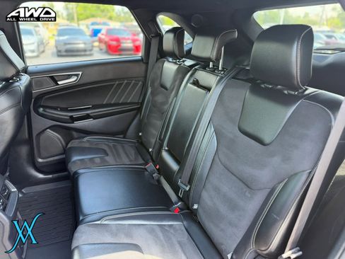 Used 2020 Ford Edge ST w/ Equipment Group 401A AWD/4WD image 17