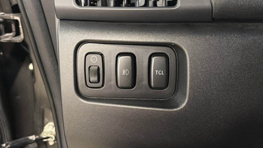 Used 2010 Mitsubishi Endeavor SE AWD/4WD image 20